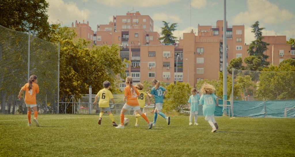 Escolares del entorno de Tarragona estrenan equipación deportiva