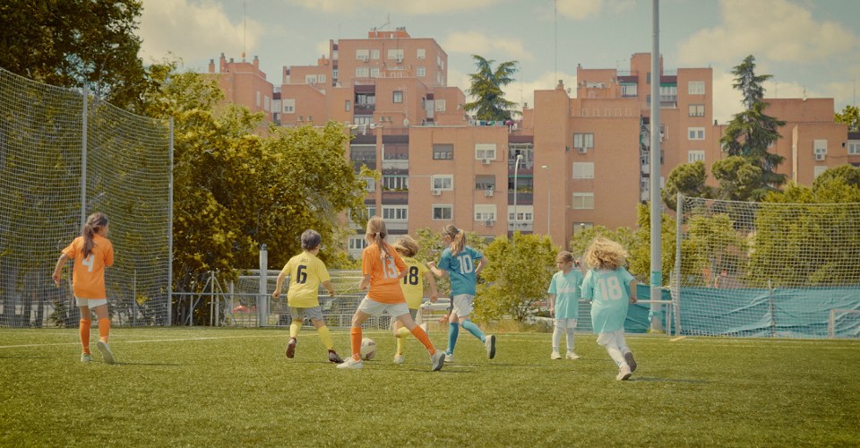 Escolars de l’entorn de Tarragona estrenen equipació esportiva